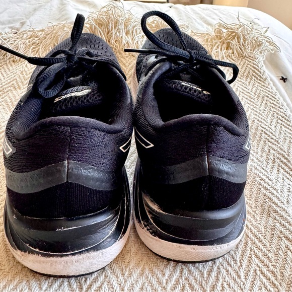 ASICS women’s size 8.5 Gel-Excite 8 running shoes. Good condition. - Picture 5 of 6